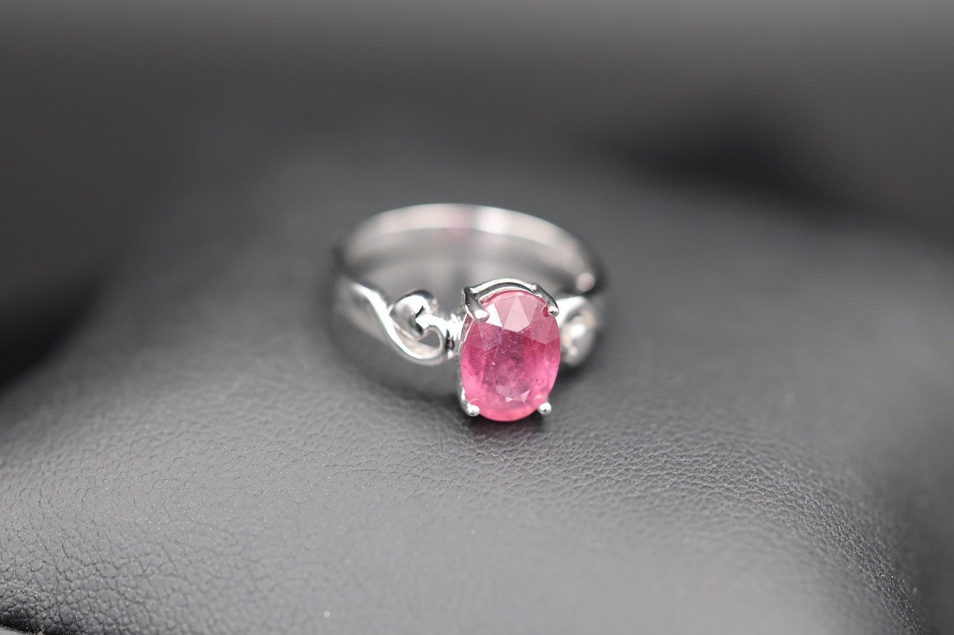 18ct, Pink Gemstone Ring